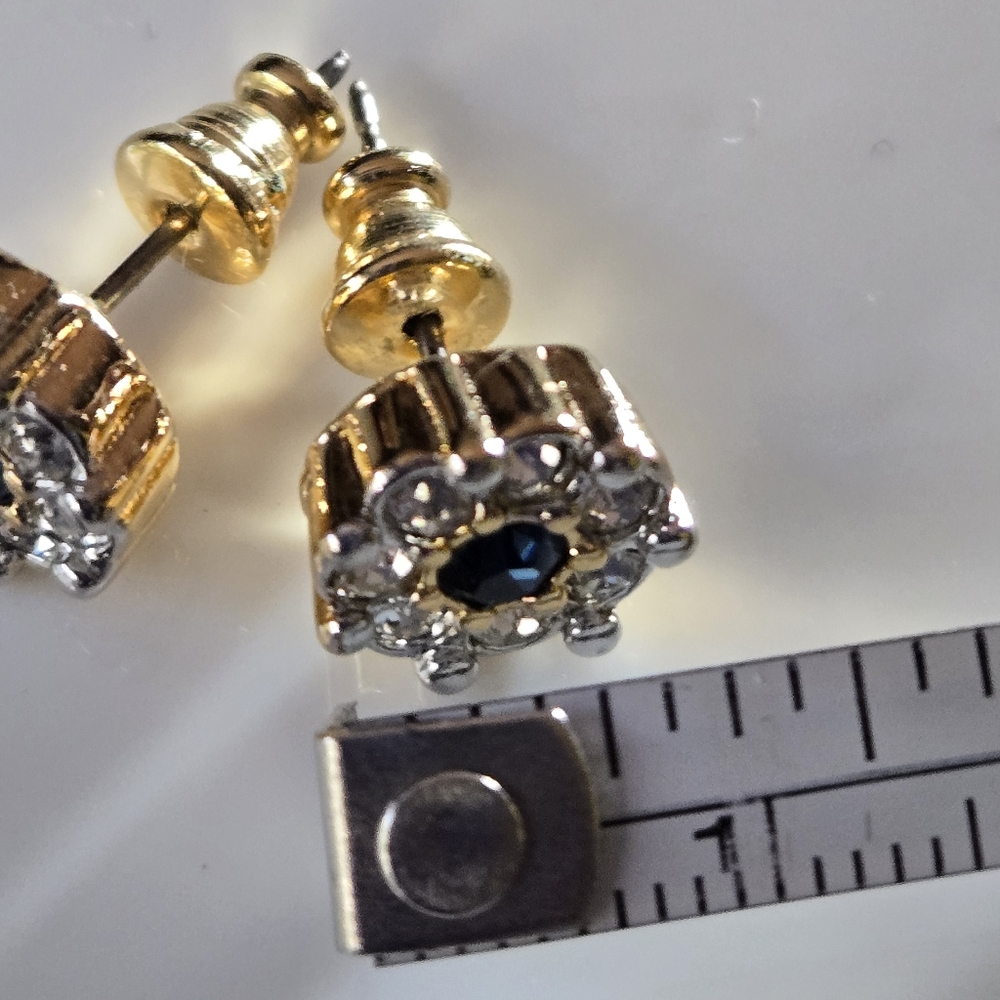 NWT💫D'Orlan Bijoux Goldtone Rhinestone Stud Earrings - Picture 8 of 11